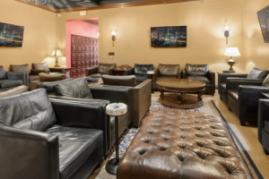 Matador Hauppauge Lounge 10